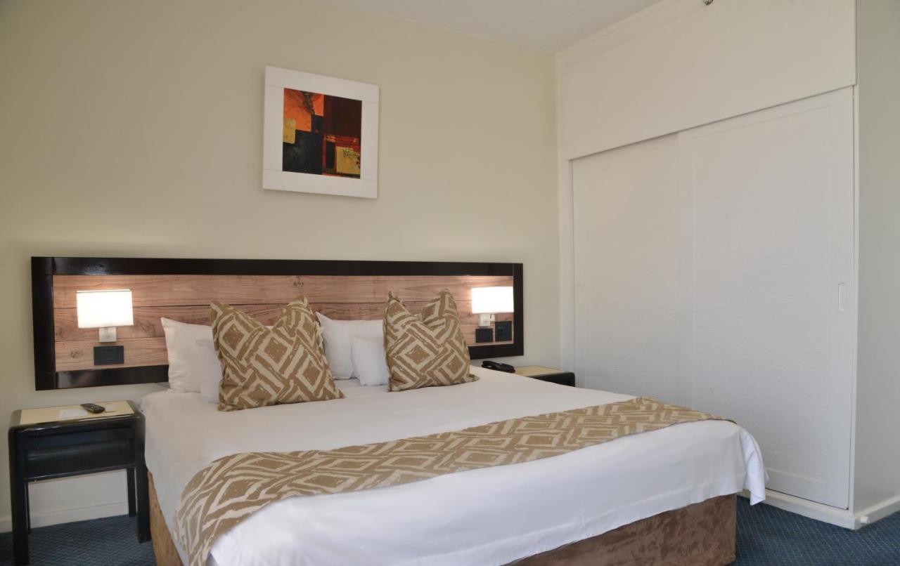The Parktonian All Suite Hotel Johannesburg Exterior photo